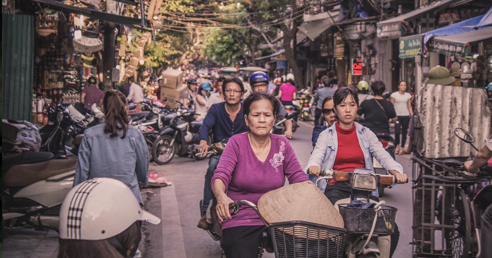 バイクだらけ…！？ベトナム・ハノイの交通事情についてご紹介！