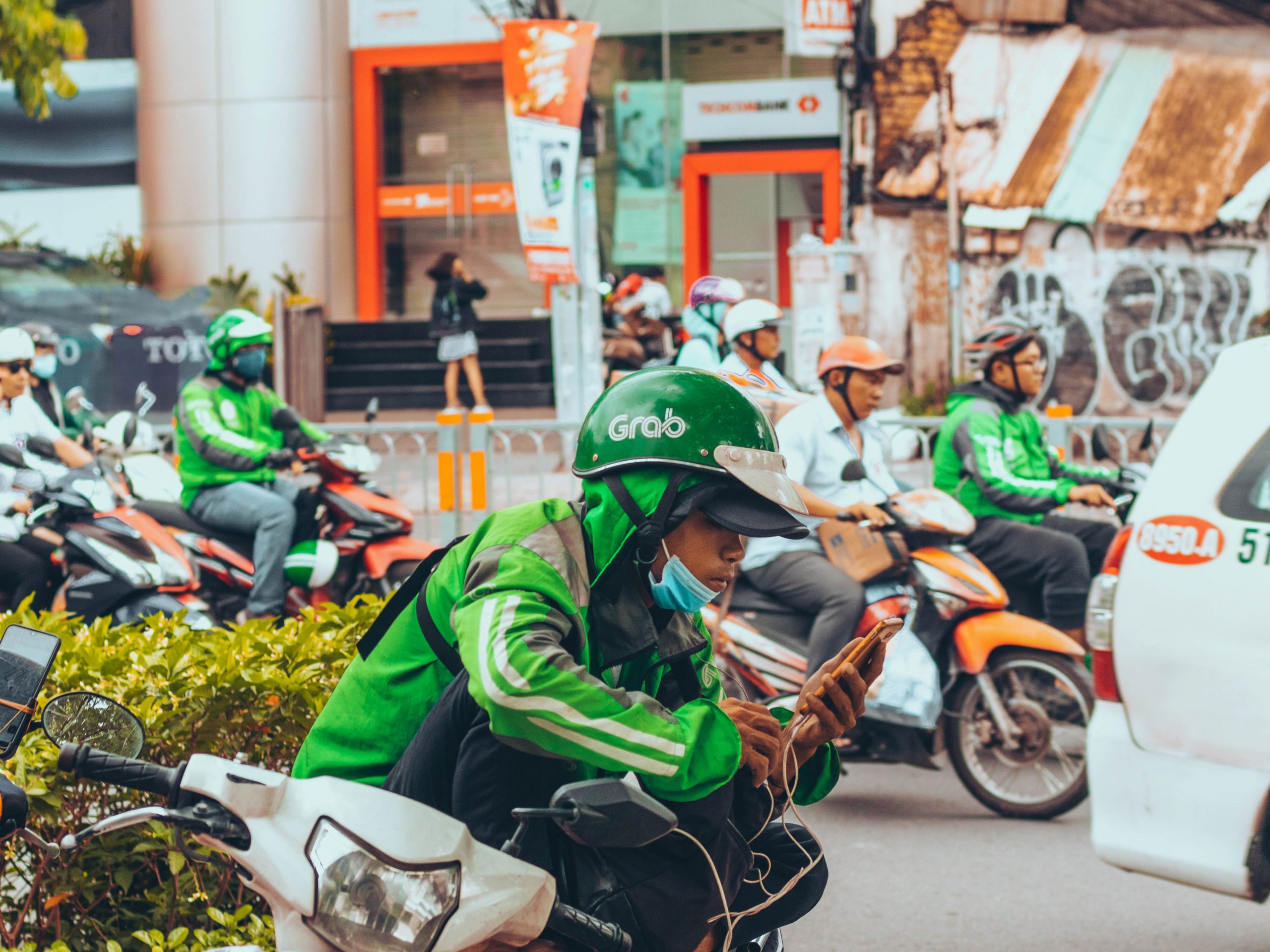 ベトナムへの旅行・出張時の移動はタクシー配車アプリ「Grab」で決まり！